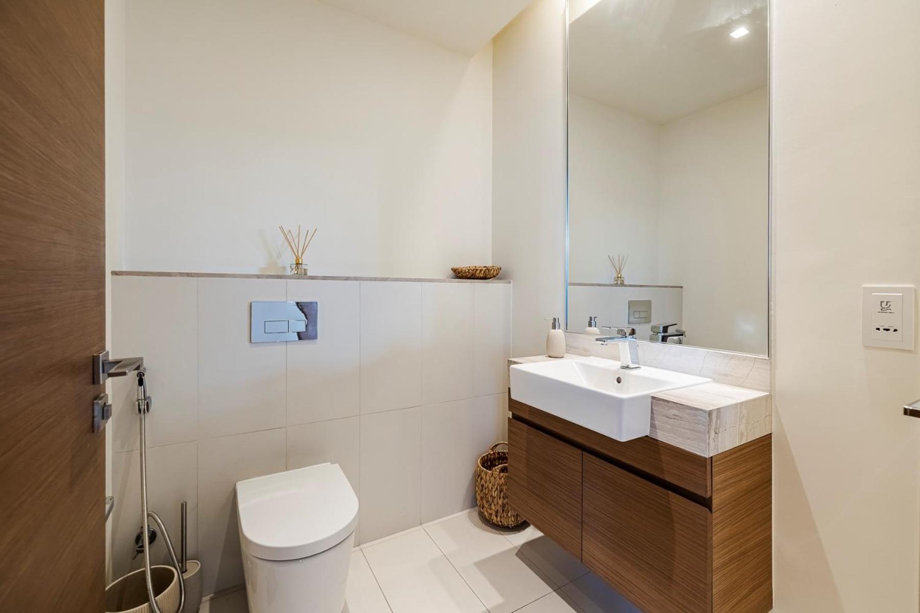 1 Bed Community View 5th Fl Walk B7 Apartment Dubai