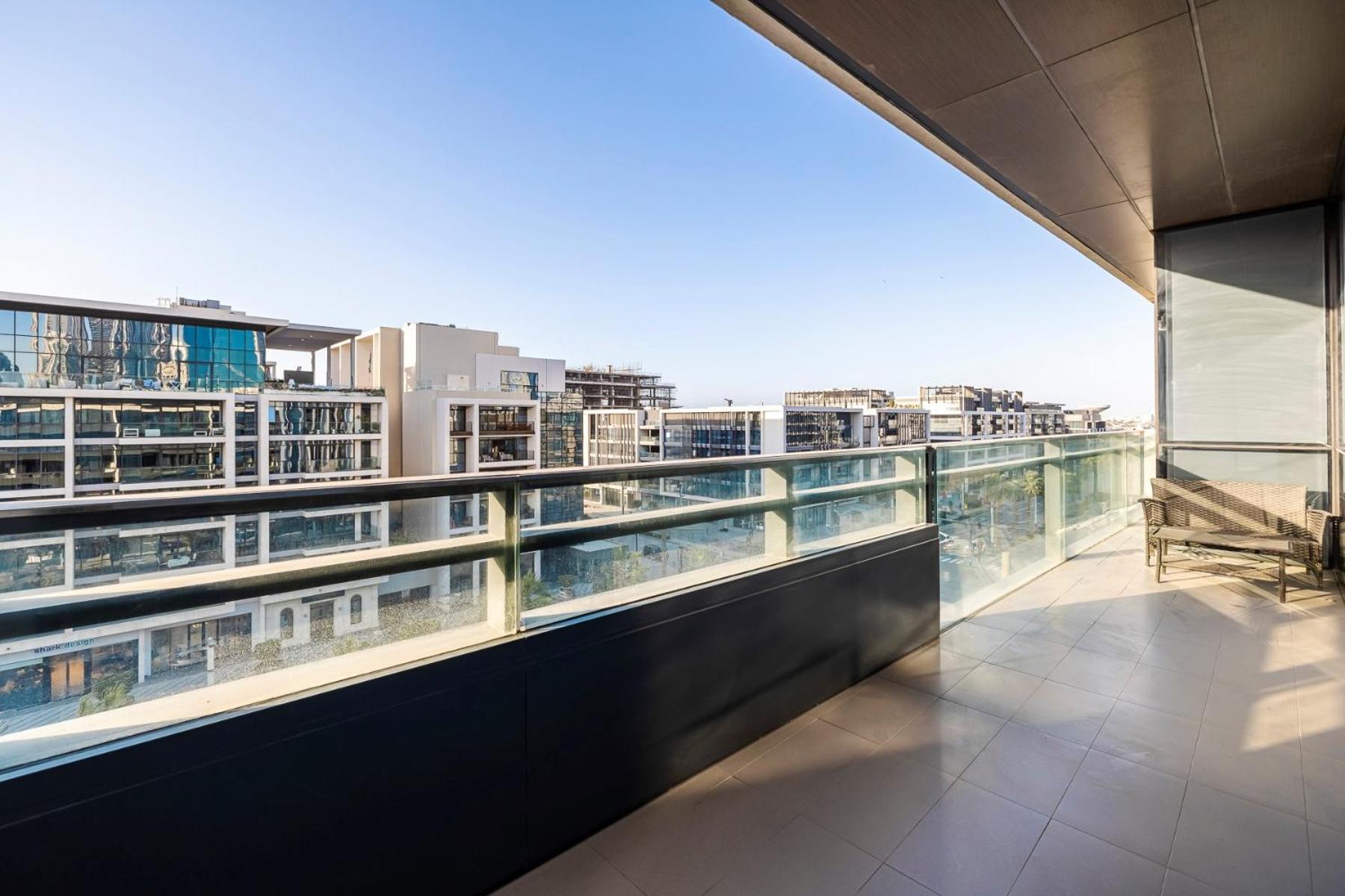 1 Bed Community View 5th Fl Walk B7 * Dubai